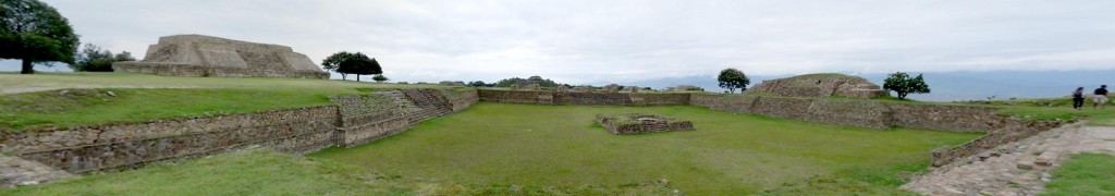 panorama monte alban