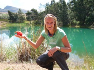 Rote Kuh und ich vor blauer Lagune